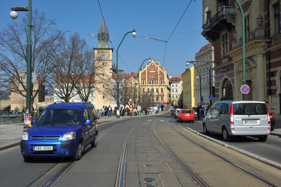 Smetanovo nábřeží v centru Prahy.