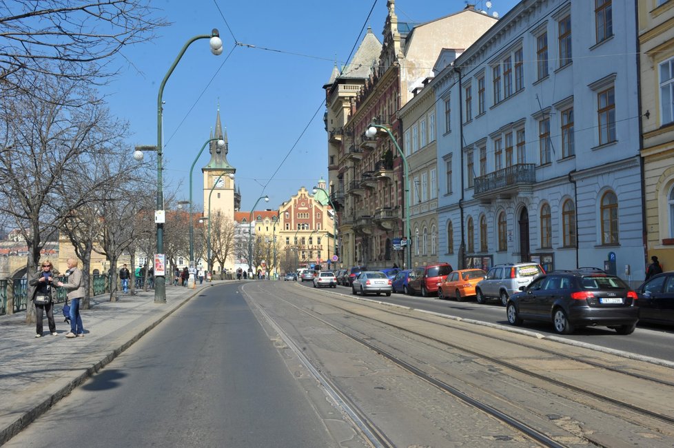 Smetanovo nábřeží v centru Prahy.