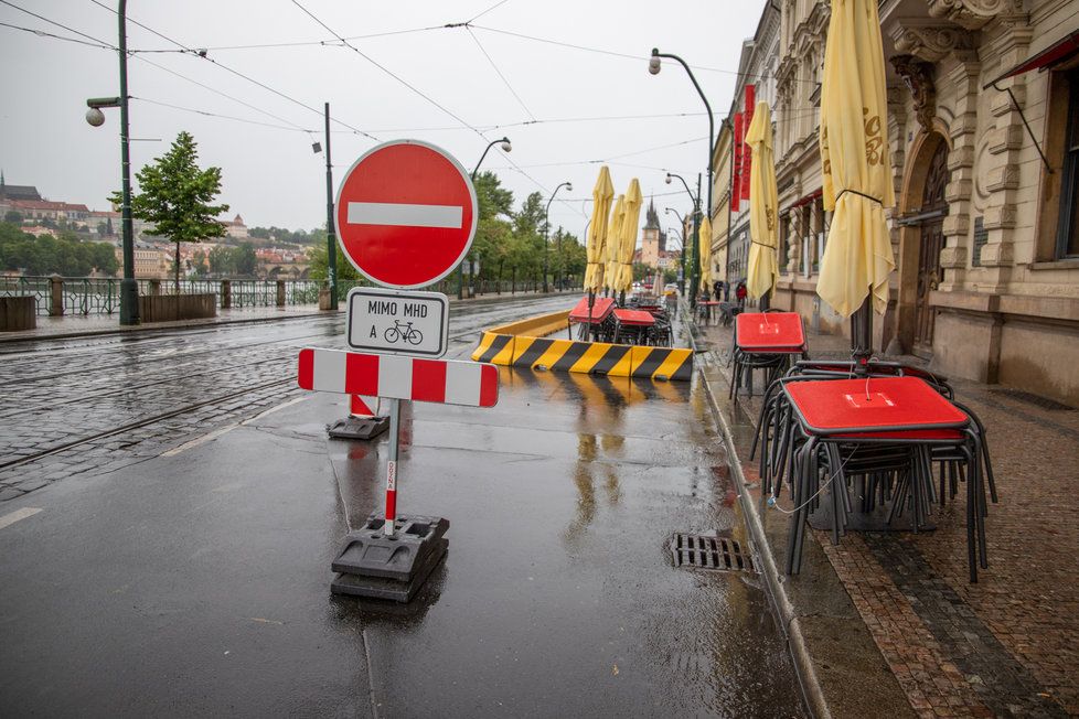 Smetanovo nábřeží 23. května