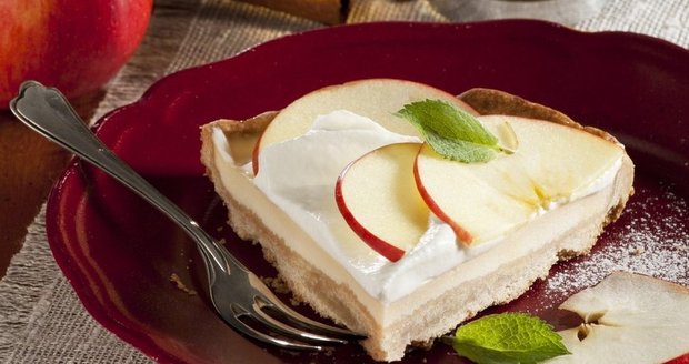 Smetanový koláč jablky
