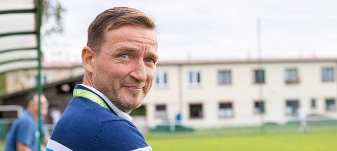 Vladimír Šmicer získává na lavičce Chaber první trenérské zkušenosti