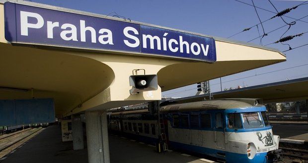 Evakuace z vlaku probíhá na Smíchově. (Ilustrační foto)