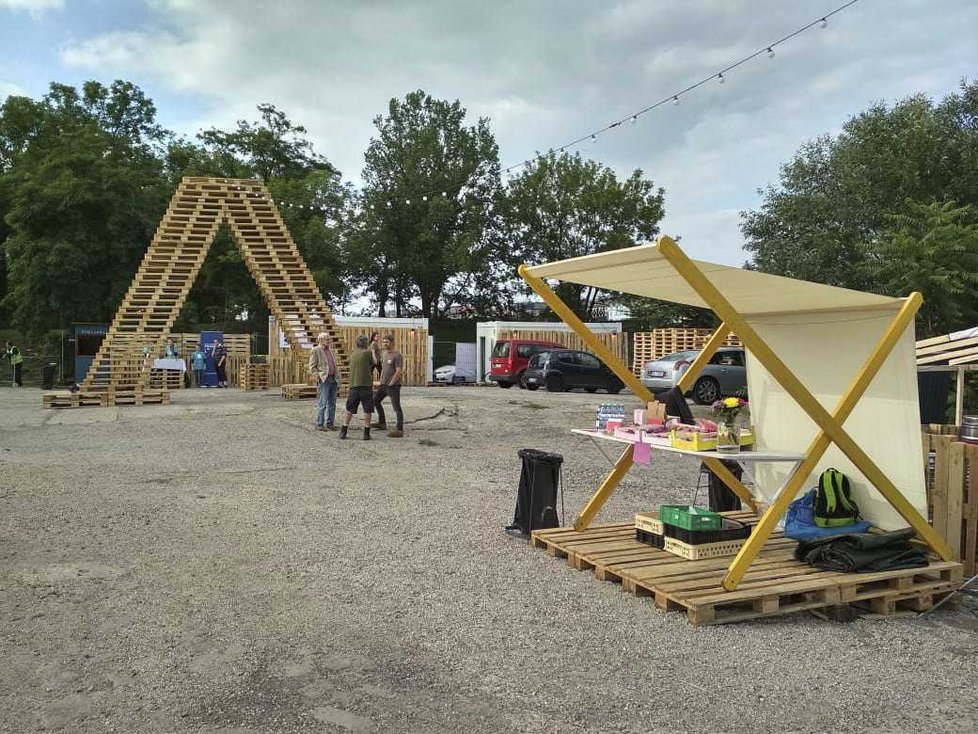 Open Air festival ARENA založený Divadlem bratří Formanů se poprvé uskutečnil v roce 2017.