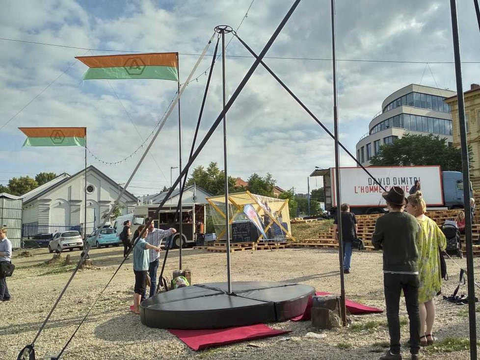 Open Air festival ARENA založený Divadlem bratří Formanů se poprvé uskutečnil v roce 2017.