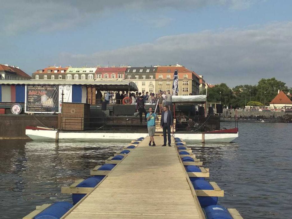 Open Air festival ARENA založený Divadlem bratří Formanů se poprvé uskutečnil v roce 2017.