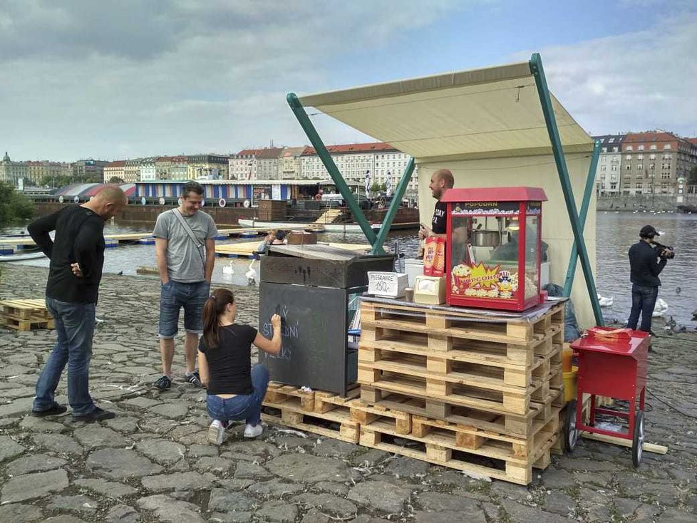 Open Air festival ARENA založený Divadlem bratří Formanů se poprvé uskutečnil v roce 2017.