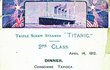 Než se Titanik potopil, například ve druhé třídě se podával krocan s brusinkovou omáčkou a švestkový puding.