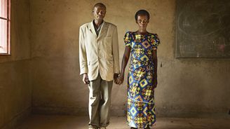 Unikání fotografie smíření rwandských Hutuů a Tutsiů