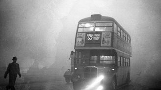 Smog jako vražedné monstrum. Připomeňte si kalamitu, která před více než půl stoletím zasáhla Londýn