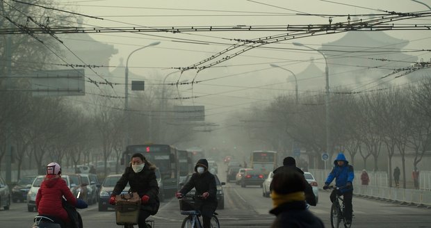 Čínu trápí smog.