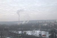Smog dusí Pražany: Podniky kvůli špatnému ovzduší možná omezí výrobu