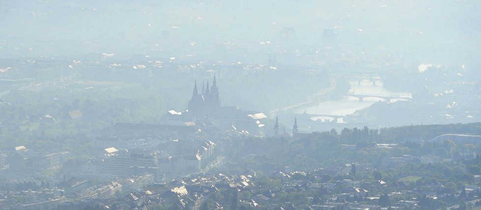 Smog se nevyhýbá ani hlavnímu městu.