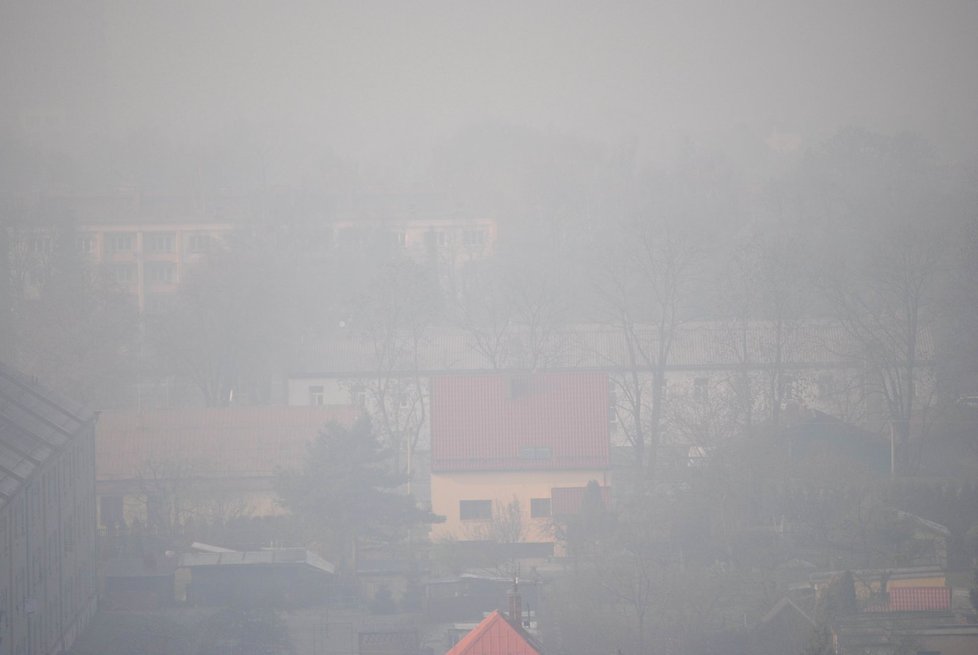 Moravskoslezský kraj je zahalen do prašného oparu.