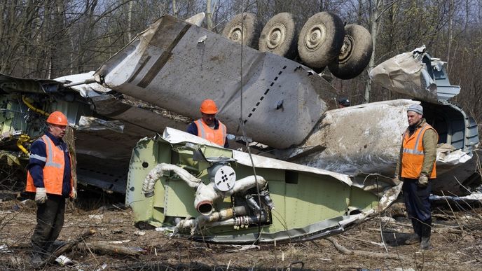 Pilot se několikrát pokusil o přiblížení a zahájení přistávacího manévru.