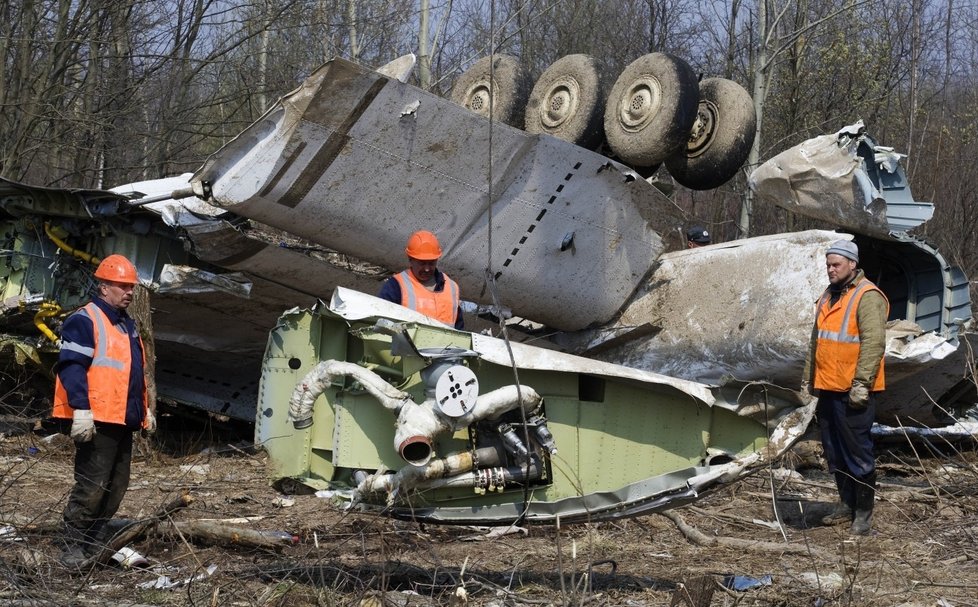 Pilot se několikrát pokusil o přiblížení a zahájení přistávacího manévru.