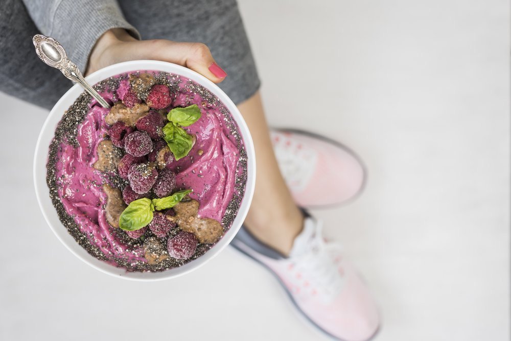 Smoothie bowl s malinami je nádherná i na oko