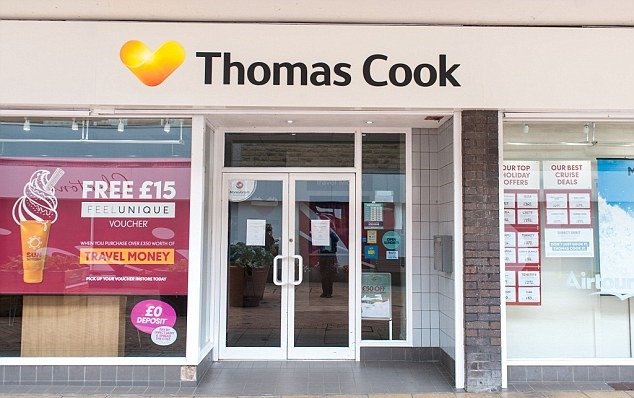 Cestovní kancelář Thomas Cook evakuuje turisty.