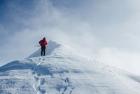 České horolezce odřízla na hřebeni v Himálaji sněhová bouře! Jsme uvěznění v 7 tisících a nemůžeme se hnout, napsali