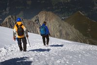Úřady pátrají po osmi ztracených horolezcích. Sezóna si v Himálajích vyžádala už 18 obětí