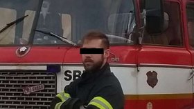 Při nehodě na Mělnicku zemřel hasič Martin.