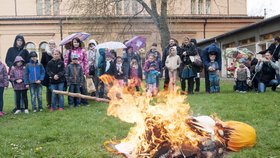 V největším brněnském parku Lužánky se bude smrtka zapalovat na Zelený čtvrtek.