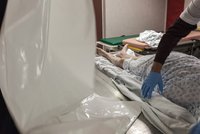 Pracovník nemocnice skončil za mřížemi: Prý vraždil a znásilňoval pacientky!