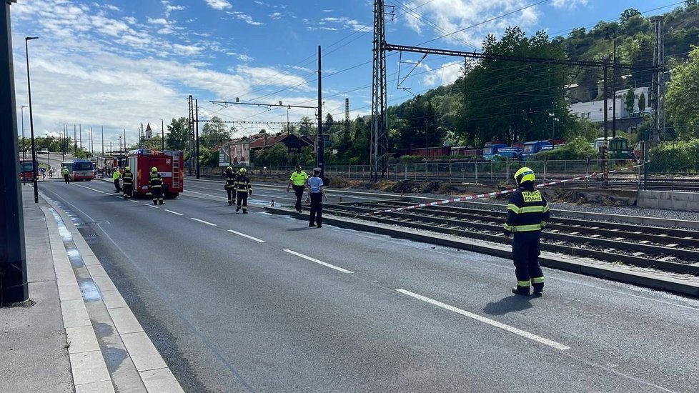 Na Smíchově srazila tramvaj člověk, ten nepřežil.