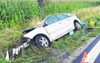 Viníkem nehody je řidička renaultu, která vjela do protisměru.