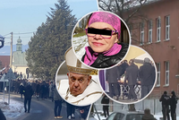 Pohřeb zavražděné zástupkyně Márie (†51) z masakru na gymnáziu: Kondoloval i papež!