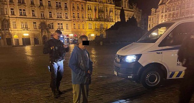 Policie řeší případ mrtvého psa na Staromáku: Děsivé svědectví!