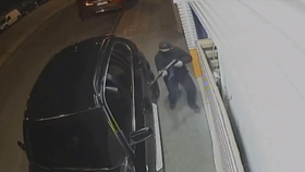 Vraždu řeckého mafiánského bosse zachytila bezpečnostní kamera