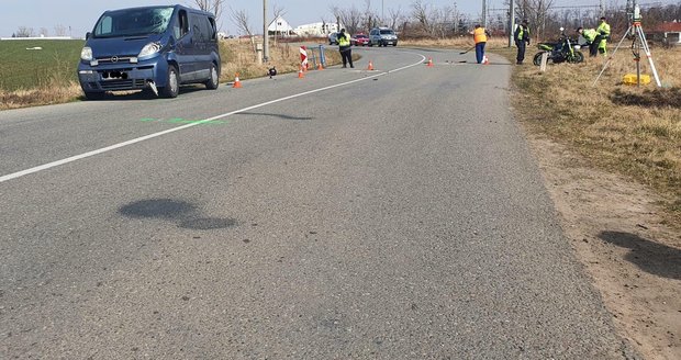 Smrtelná nehoda motorkáře mezi Lužicemi a Mikulčicemi na Hodonínsku.