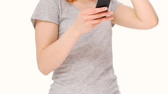 Máte rádi svůj chytrý mobil? Pozor, může ohrozit vaše zdraví!