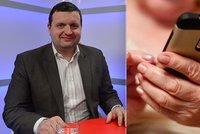 Proč nechodily při registraci k očkování PIN kódy? Operátory na nápor SMS nikdo neupozornil