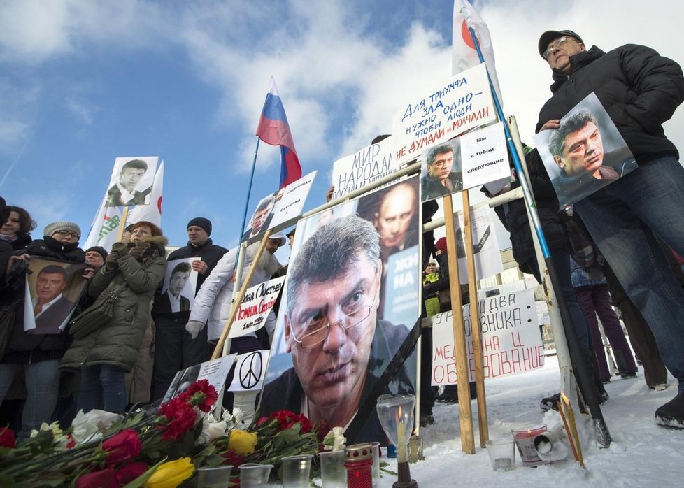 Smuteční průvod za Borise Němcova v Moskvě
