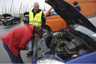 Každý rok končí v exekuci tisíce vozů. Následně se za výhodných podmínek prodají v dražbě. Na jednu jsme se vypravili.