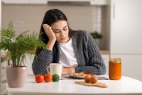Pozor na ně, zkazí vám celý den: Které potraviny rozvíjejí depresi?
