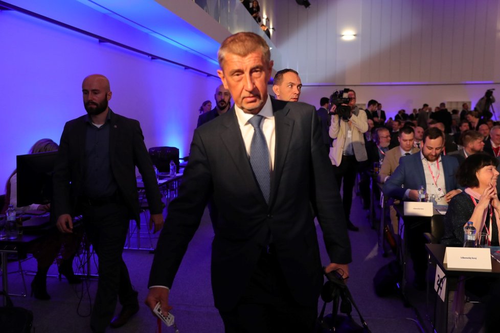 Andrej Babiš přichází na volební sněm hnutí ANO. Jde si opět pro zvolení (17. 2. 2019)