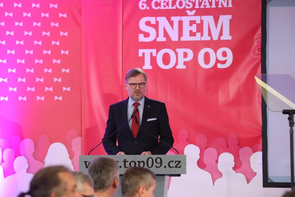 Sněm TOP 09: S projevem vystoupil předseda ODS Petr Fiala (23. 11. 2019).