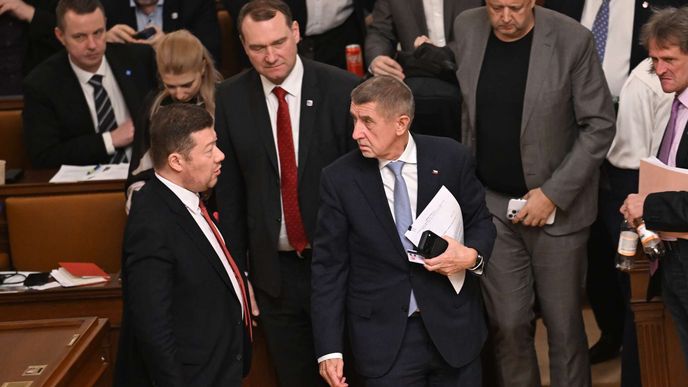 Tomio Okamura a Andrej Babiš v Poslanecké sněmovně Tomio Okamura a Andrej Babiš v Poslanecké sněmovně