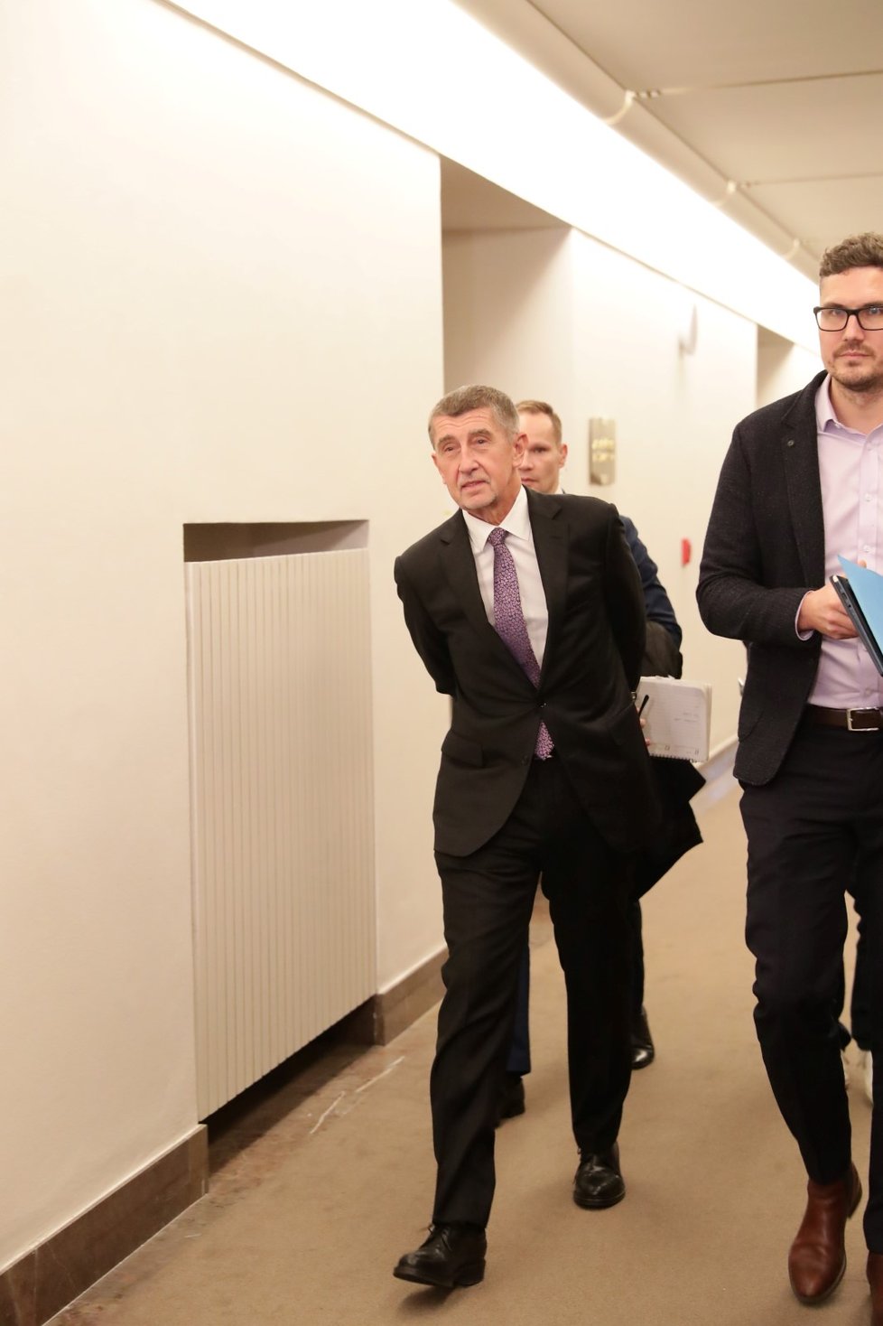 Babiš (ANO) ve Sněmovně na tiskové konferenci, kde se vyjadřoval k rozhodnutí státního zástupce o kauze Čapí hnízdě