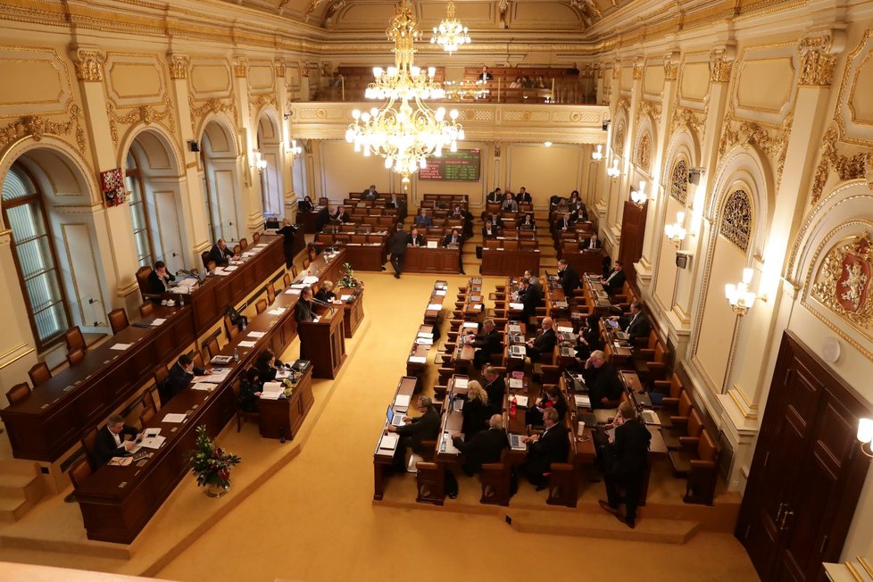 Sněmovna se sešla kvůli třetímu čtení zákona o rozpočtu na rok 2020 (4. 12. 2019)