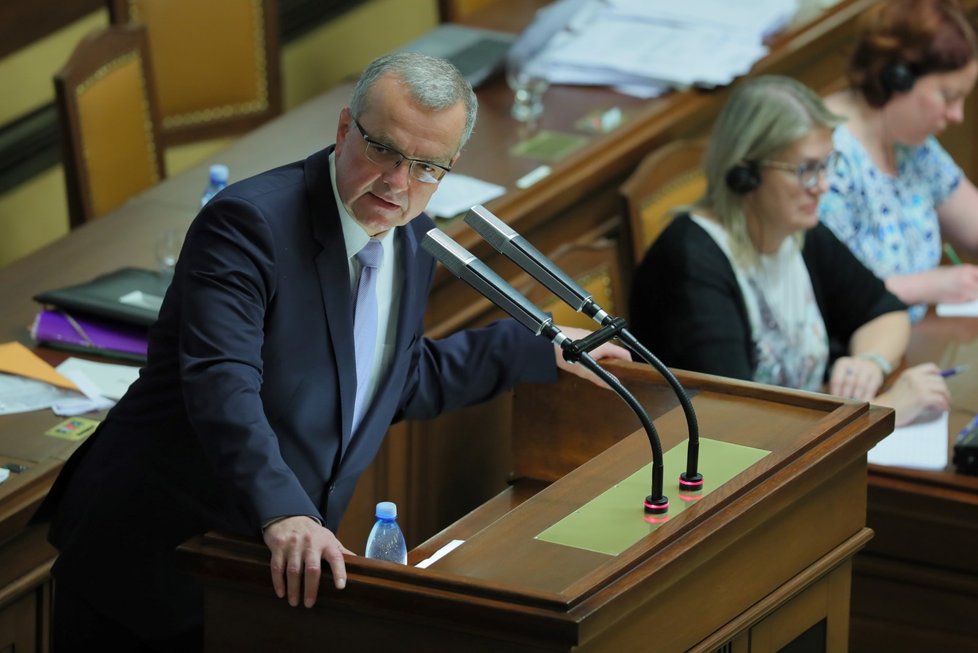 Schůze Sněmovny: Miroslav Kalousek (TOP 09) řeční (6. 11. 2019)