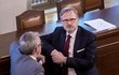 Jednání Sněmovny o snížení valorizace důchodů: Premiér Petr Fiala (ODS) a poslanec Marek Benda (ODS) (8.6.2023)