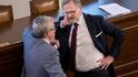 Jednání Sněmovny o snížení valorizace důchodů: Premiér Petr Fiala (ODS) a poslanec Marek Benda (ODS) (8.6.2023)