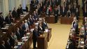 Sněmovna zdraví prezidenta Miloše Zemana během jednání o důvěře vládě Andreje Babiše (ANO).