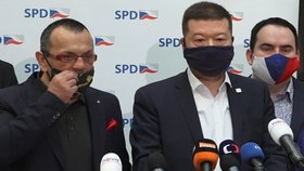 Rouška pozlobila na tiskovce i Jaroslava Foldynu, který je nově členem poslaneckého klubu SPD (7.4.2020).