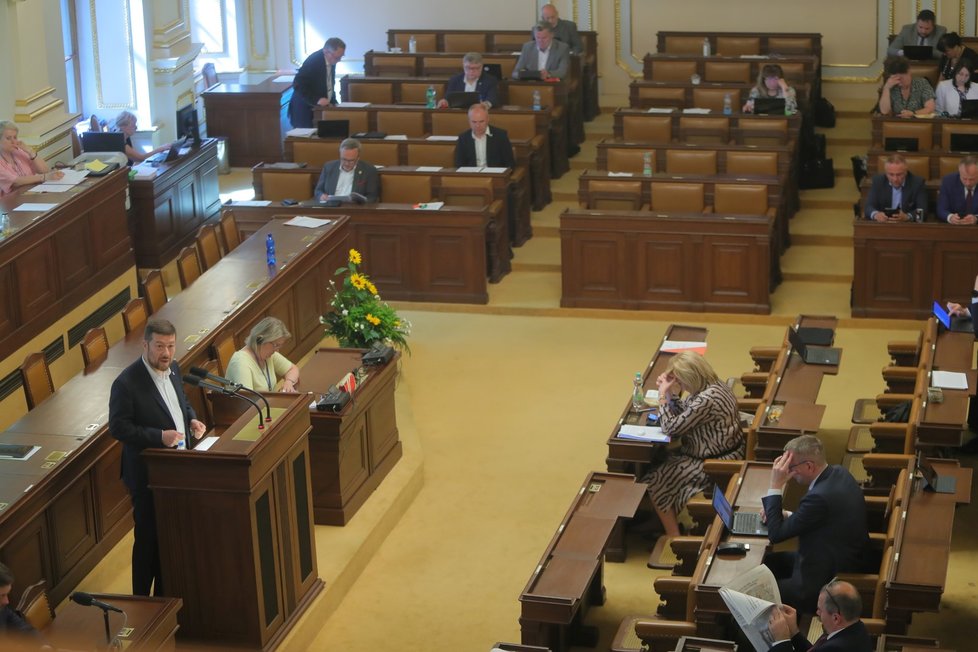 Jednání Sněmovny o prodloužení nouzového stavu (19.5.2022)