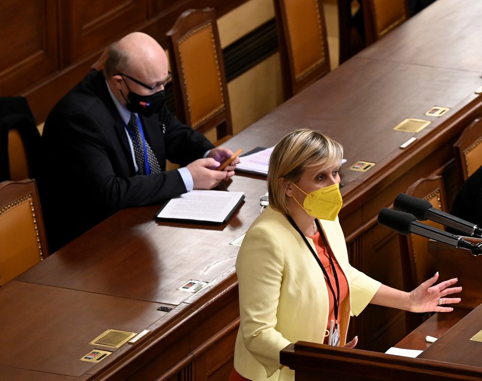 Jednání Sněmovny o novelizaci pandemického zákona: Místopředsedkyně Sněmovny Jana Mračková Vildumetzová (ANO)(1.2.2022)