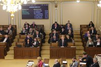 Sexuální zločinci, dětský certifikát i nižší tresty za konopí! Poslanci schválili velké úpravy trestního práva